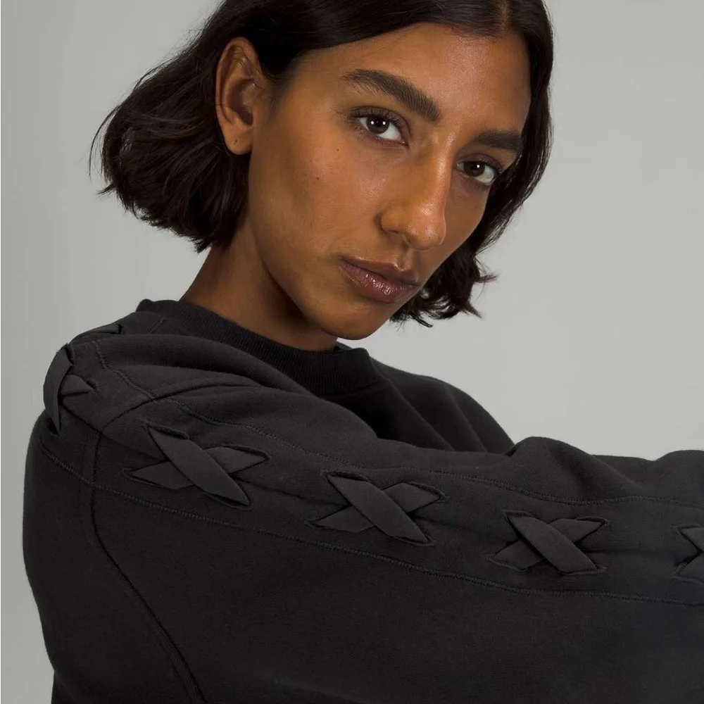 lululemon athletica Black Sweatshirt - Picture 2 of 6